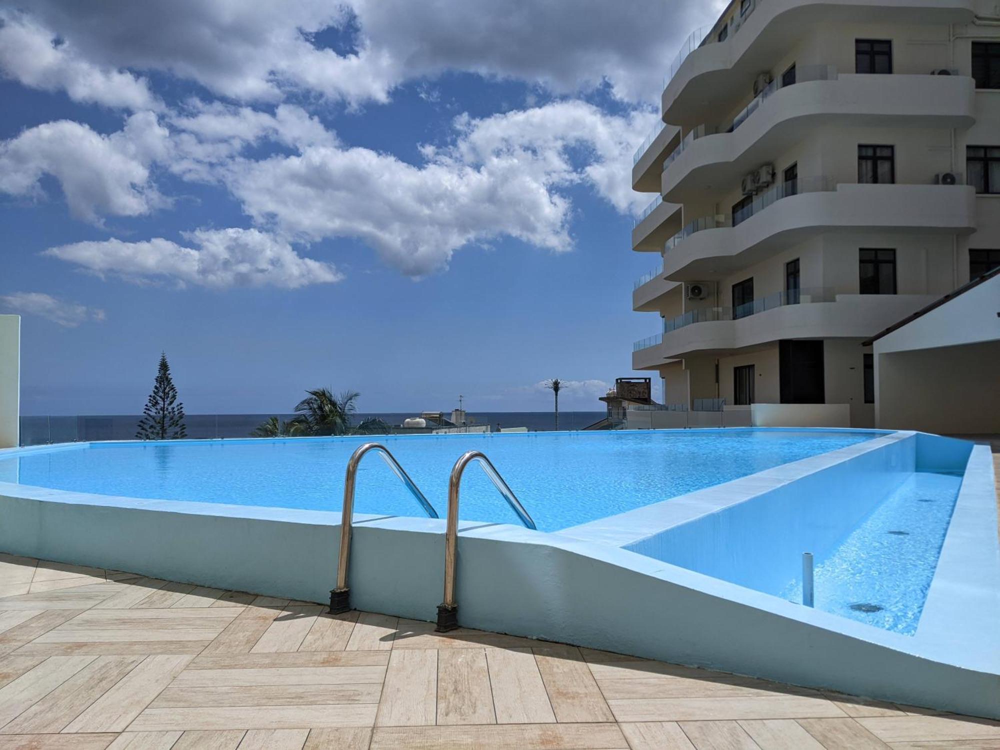 Seaview Serenity Apartment Flic en Flac Exterior photo